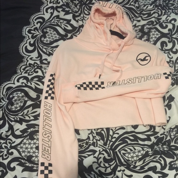 Hollister Tops - Hollister cropped hoodie
